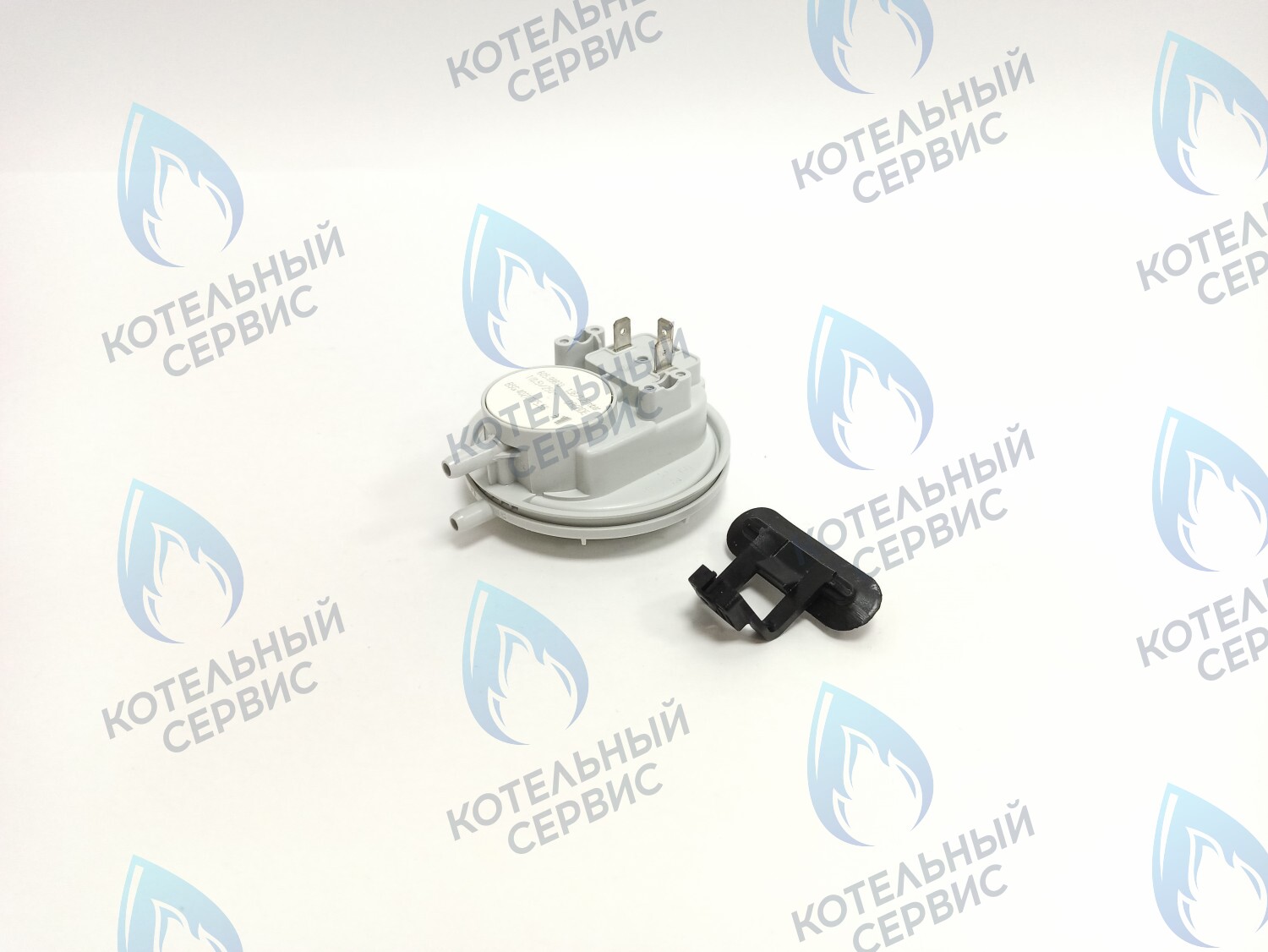 AP-138-125-63-HC-3 Маностат Huba 138/125 Pa 32 кВт (BI1376 104) в Орле